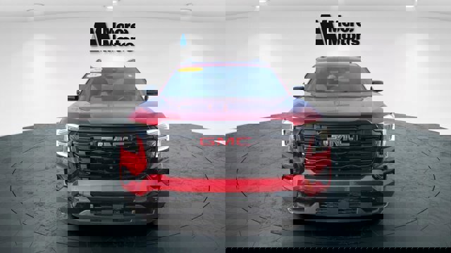 Used 2025 GMC Terrain Elevation w/ Black Edition image 8