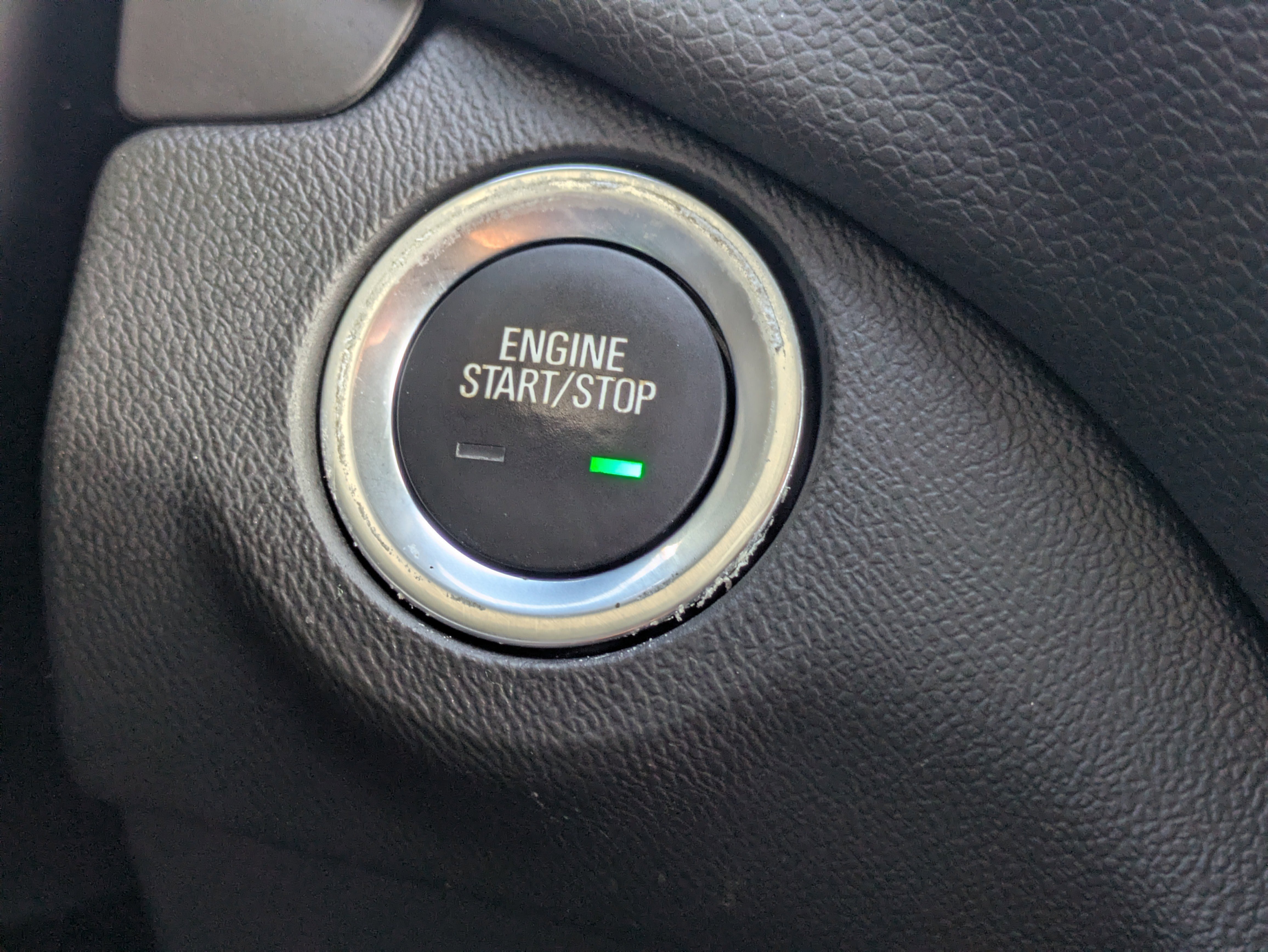 Used 2020 Chevrolet Equinox LT image 32