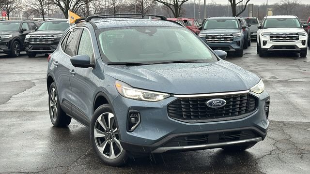 Certified 2023 Ford Escape Platinum w/ Class II Trailer Tow Package