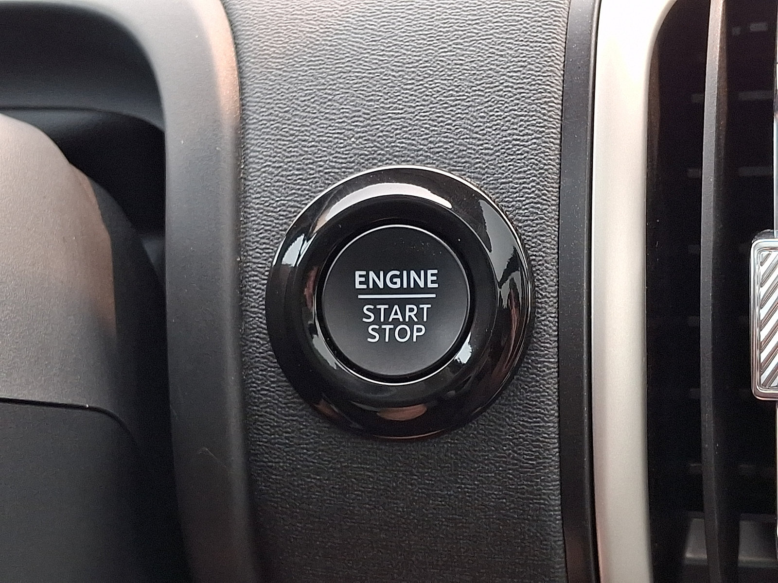 Certified 2025 Ford Expedition Max Active AWD/4WD image 27