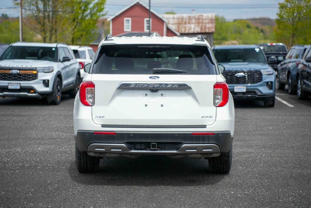 Certified 2023 Ford Explorer XLT w/ Equipment Group 202A AWD/4WD image 6