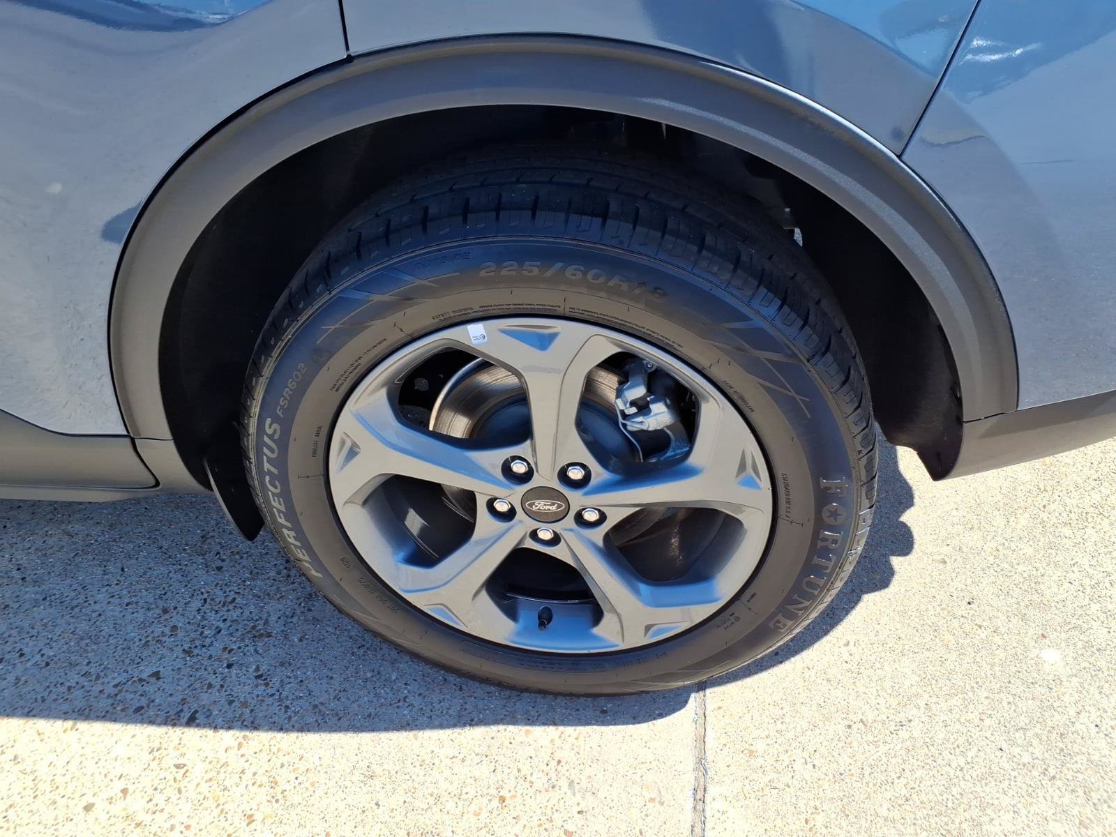 Certified 2025 Ford Escape ST-Line Select AWD/4WD image 17