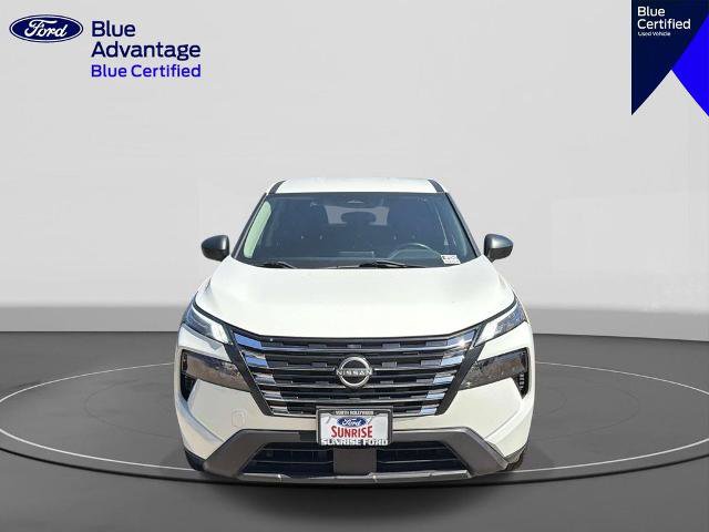 Used 2024 Nissan Rogue S FWD image 3
