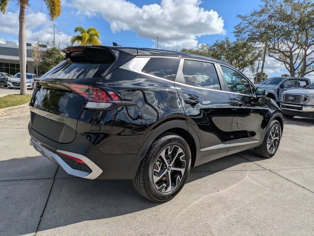 Used 2023 Kia Sportage EX image 4