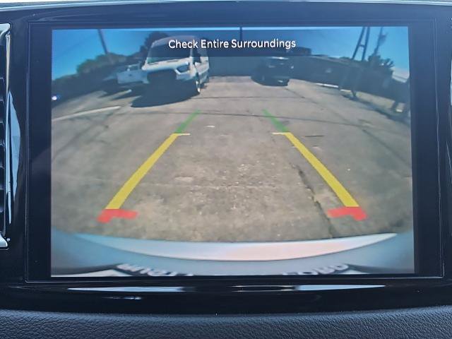 Used 2024 Chrysler Pacifica Touring-L FWD image 21
