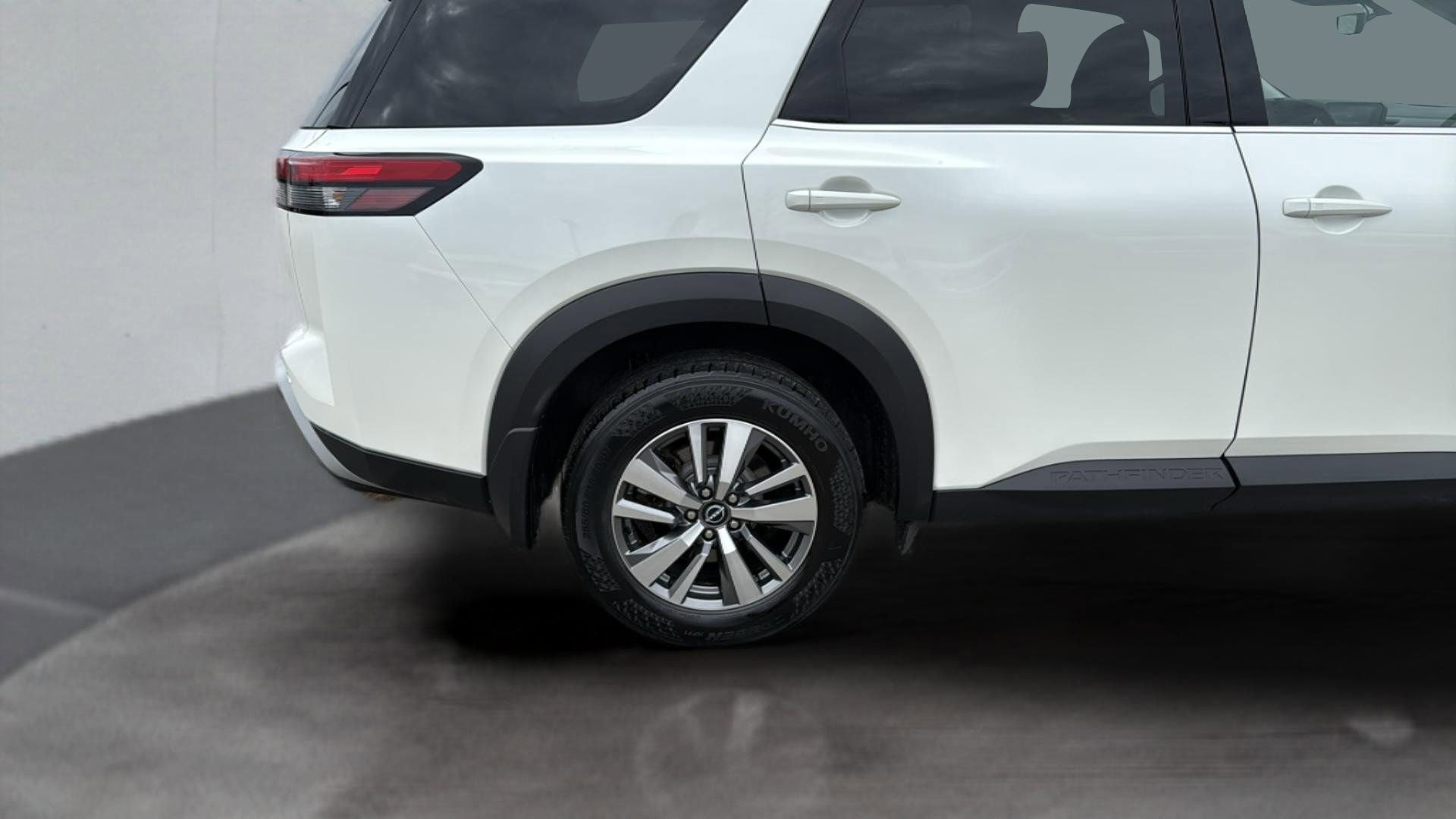 Used 2024 Nissan Pathfinder SL AWD/4WD image 22