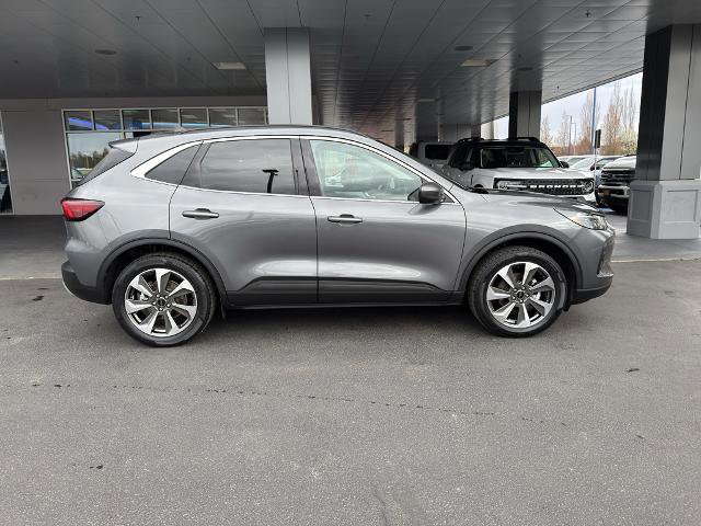 Certified 2025 Ford Escape Platinum AWD/4WD image 2