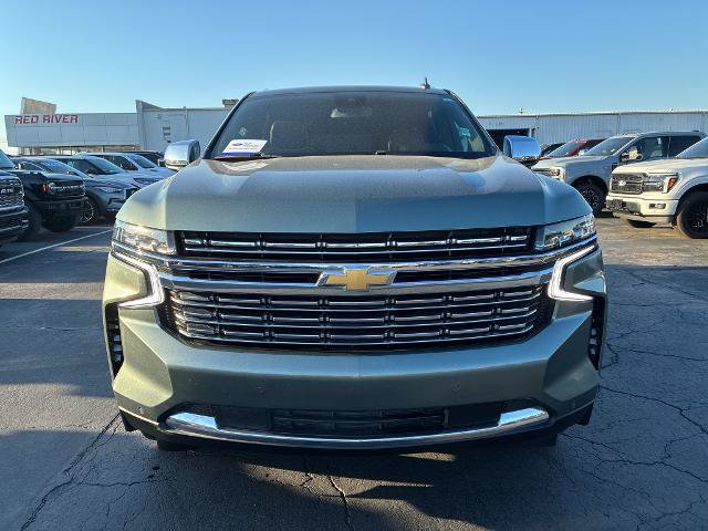 Used 2023 Chevrolet Suburban Premier RWD image 2