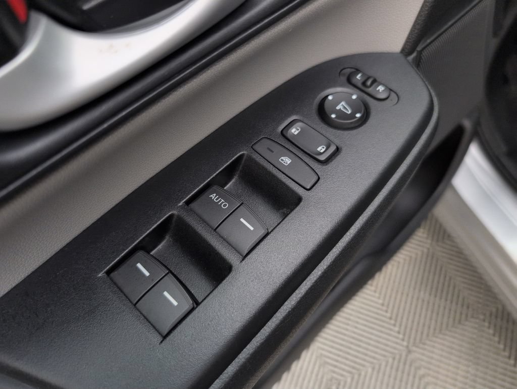 Used 2018 Honda CR-V LX image 30