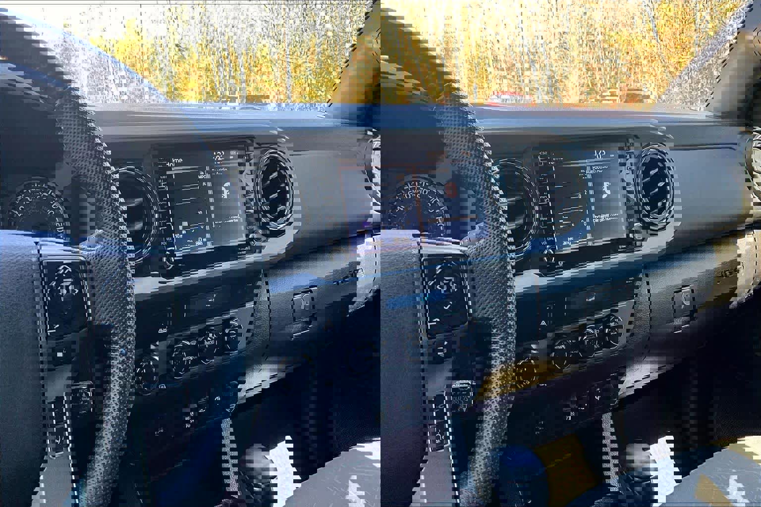 Used 2023 Toyota Tacoma TRD Off-Road AWD/4WD image 7