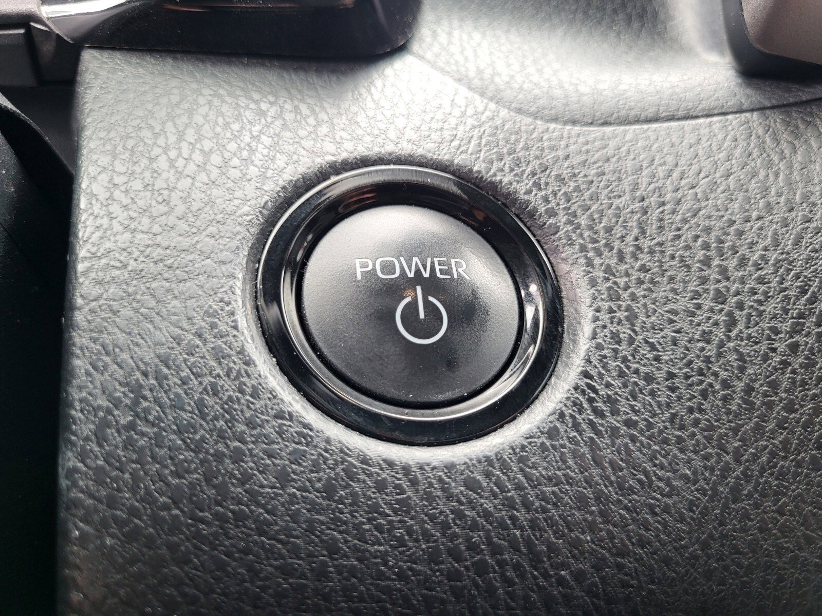 Used 2025 Toyota Camry SE FWD image 25