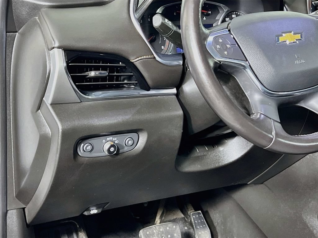 Used 2020 Chevrolet Traverse LT w/ LPO, Blackout Package AWD/4WD image 12