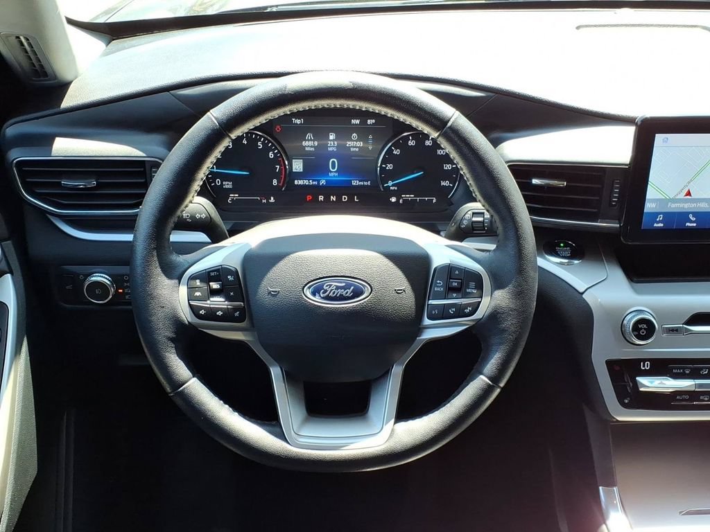 Certified 2021 Ford Explorer XLT w/ Equipment Group 202A AWD/4WD image 13