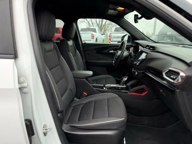 Used 2023 Chevrolet TrailBlazer RS w/ Convenience Package image 28