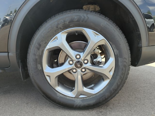 Certified 2025 Ford Escape ST-Line AWD/4WD image 11