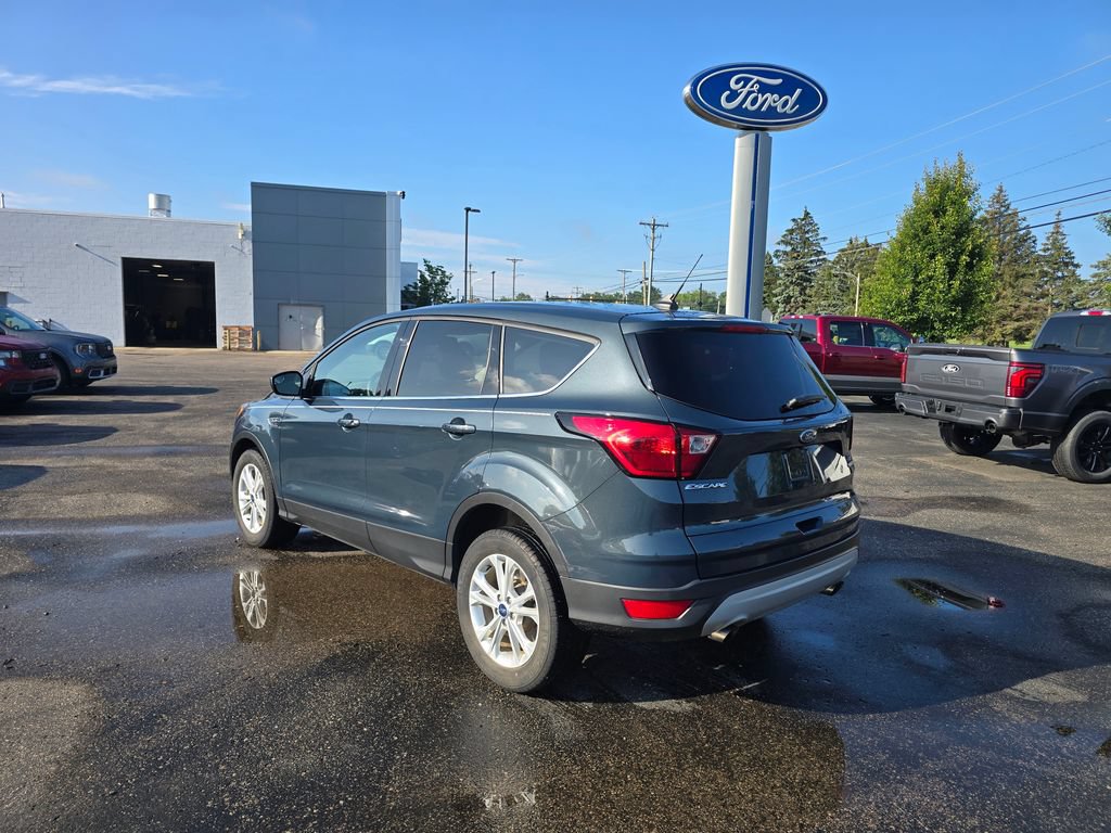 Certified 2019 Ford Escape SE FWD image 3