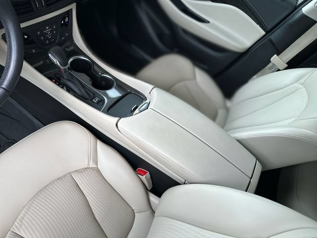 Used 2020 Buick Envision Preferred w/ LPO, Roadside Safety Package FWD image 21