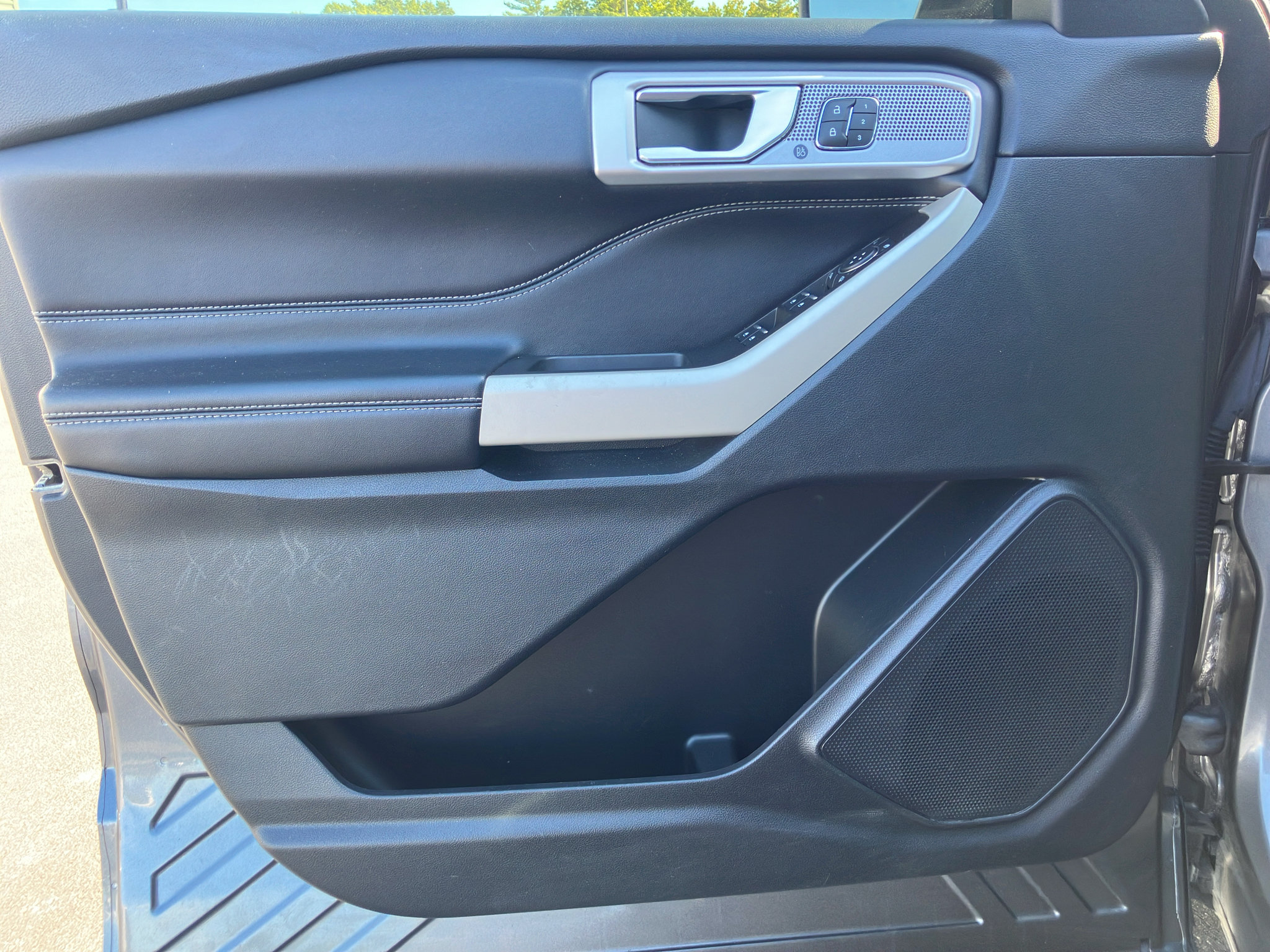Certified 2021 Ford Explorer Limited w/ Equipment Group 301A RWD image 13