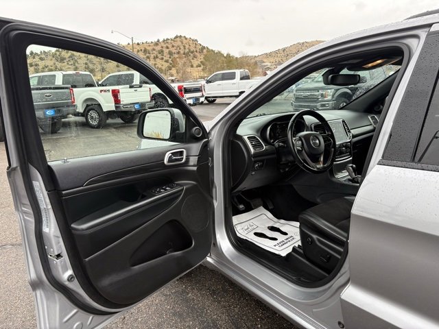 Used 2020 Jeep Grand Cherokee Altitude image 17