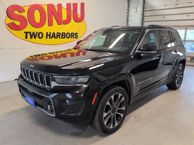 Used 2022 Jeep Grand Cherokee Overland w/ Luxury Tech Group IV AWD/4WD image 1