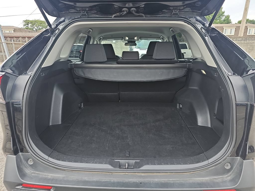 Used 2025 Toyota RAV4 XLE FWD image 12