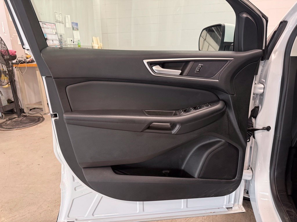 Certified 2023 Ford Edge SEL w/ Convenience Package AWD/4WD image 16