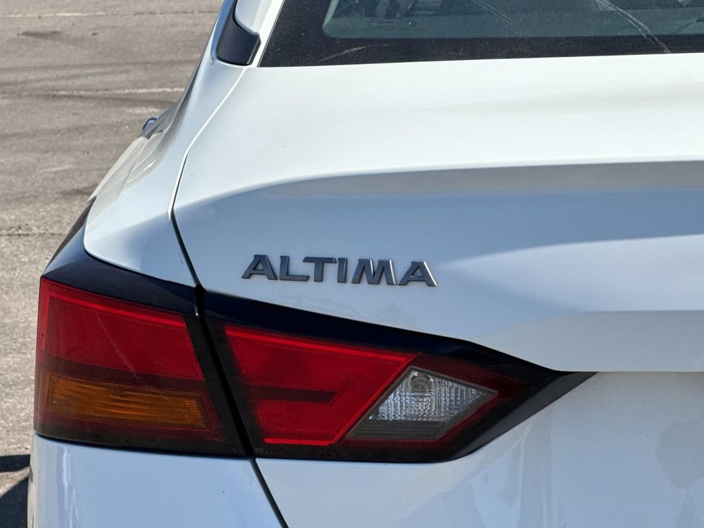 Used 2025 Nissan Altima 2.5 SV FWD image 24