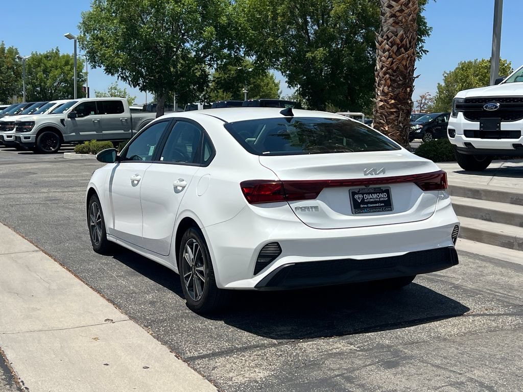Used 2024 Kia Forte LXS FWD image 4