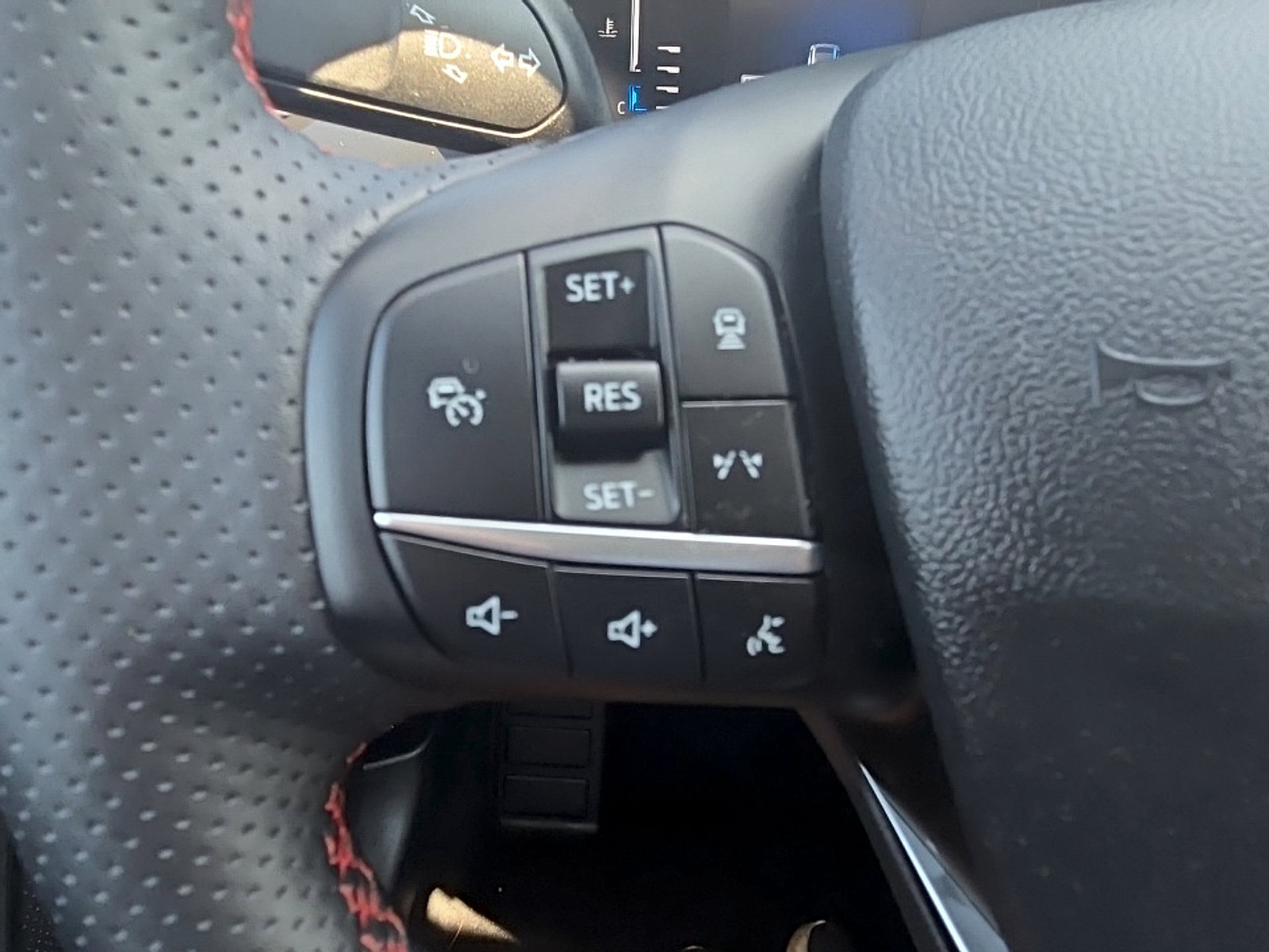Certified 2024 Ford Escape ST-Line w/ Tech Pack #1 AWD/4WD image 15