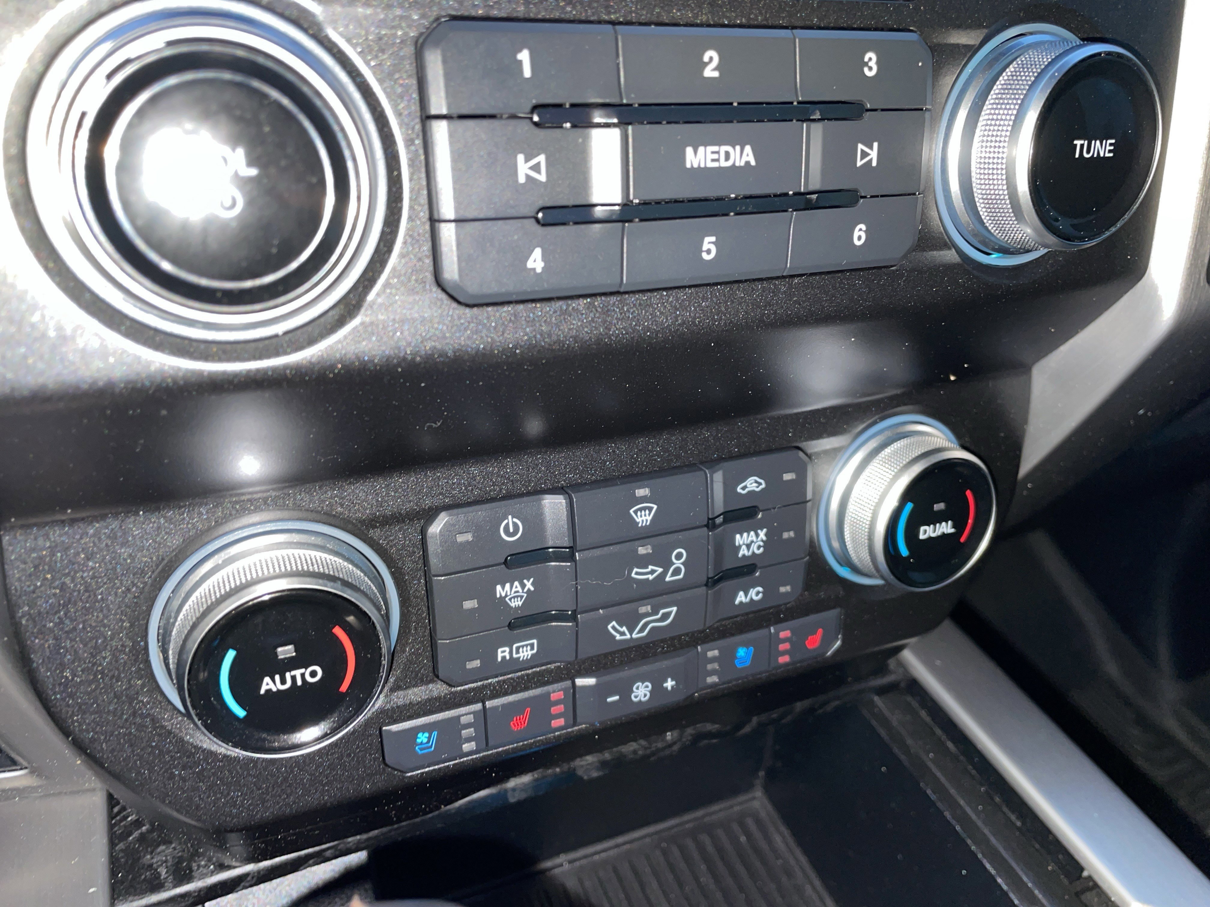 Certified 2020 Ford F150 Platinum w/ Equipment Group 701A Luxury image 37