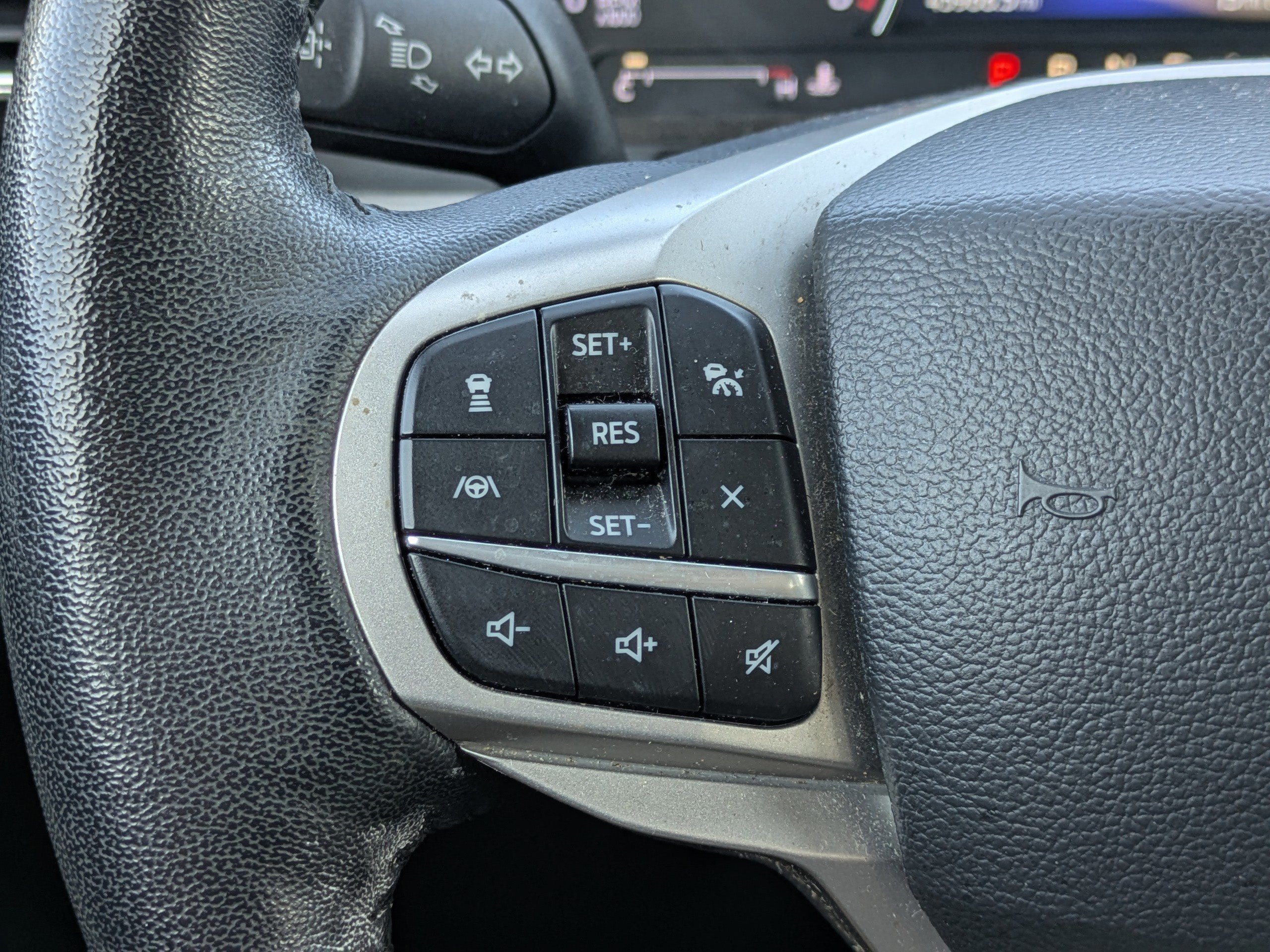 Certified 2022 Ford Explorer XLT w/ Equipment Group 202A RWD image 21