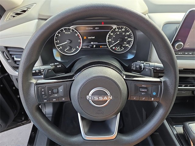 Used 2023 Nissan Rogue SV image 19