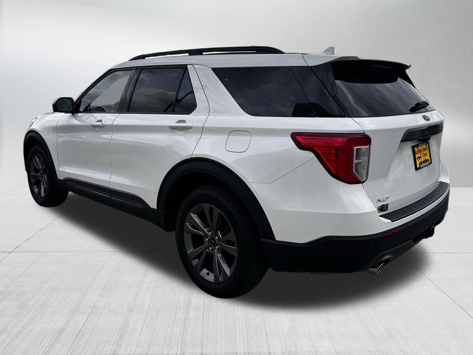 Certified 2024 Ford Explorer XLT w/ Equipment Group 202A AWD/4WD image 5