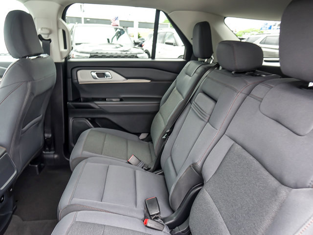 Certified 2025 Ford Explorer Active AWD/4WD image 12