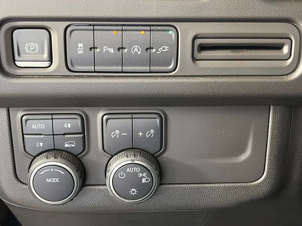 Used 2021 Chevrolet Suburban RST w/ Rear Media and Nav Package image 24