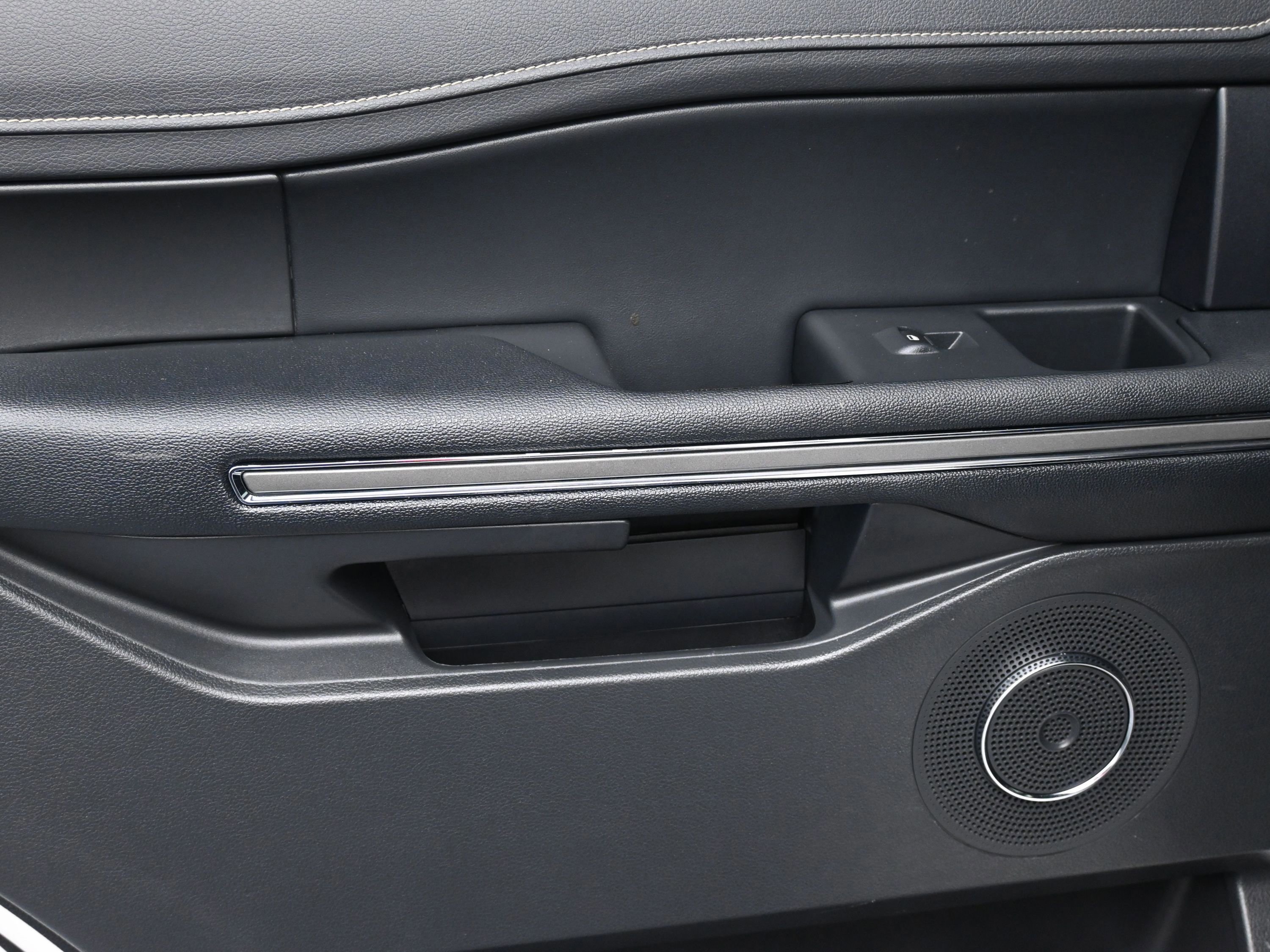 Certified 2022 Ford Expedition XLT image 28