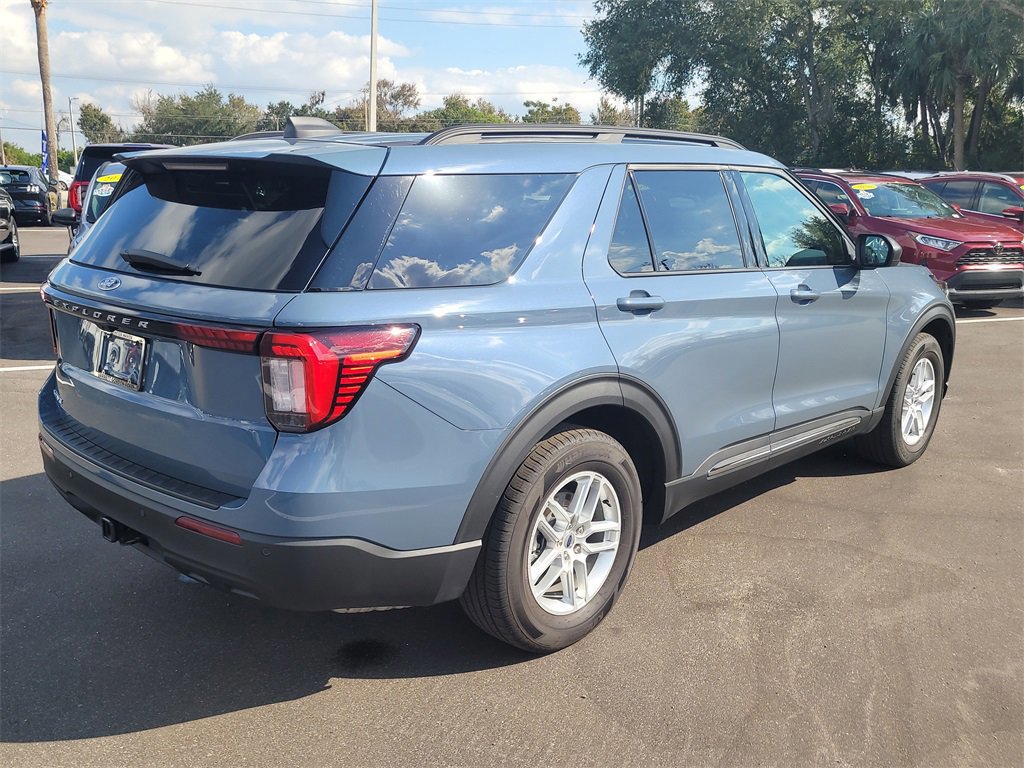 Certified 2025 Ford Explorer Active image 3