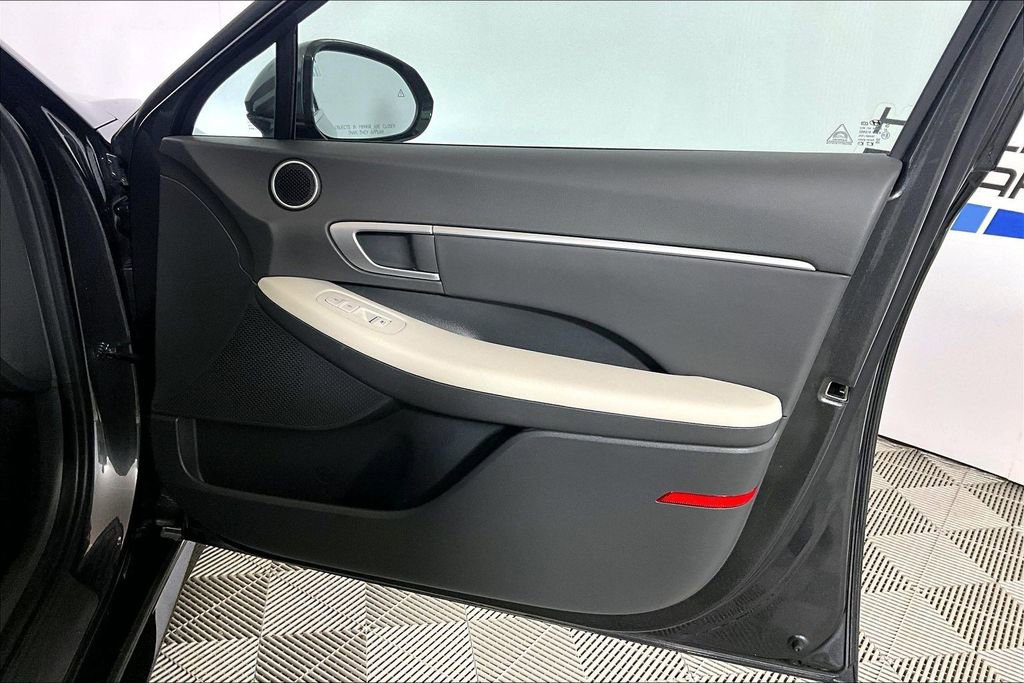 Used 2025 Hyundai Sonata SEL FWD image 19