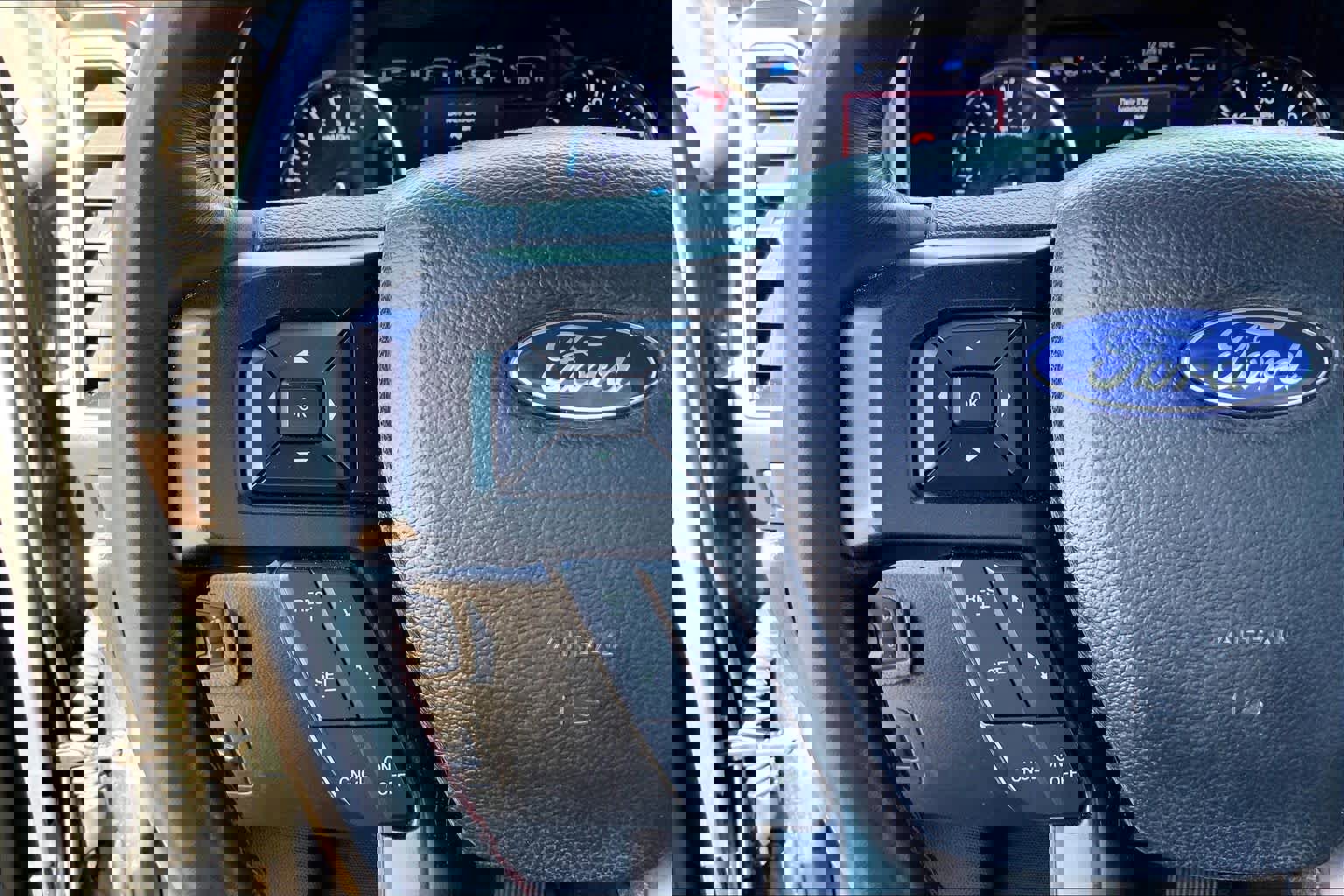 Certified 2020 Ford Expedition Limited w/ Equipment Group 303A image 23