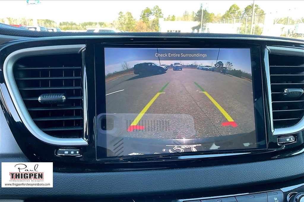 Used 2024 Chrysler Pacifica Touring-L image 20