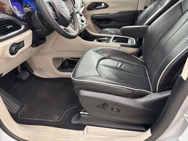 Used 2024 Chrysler Pacifica Limited FWD image 11