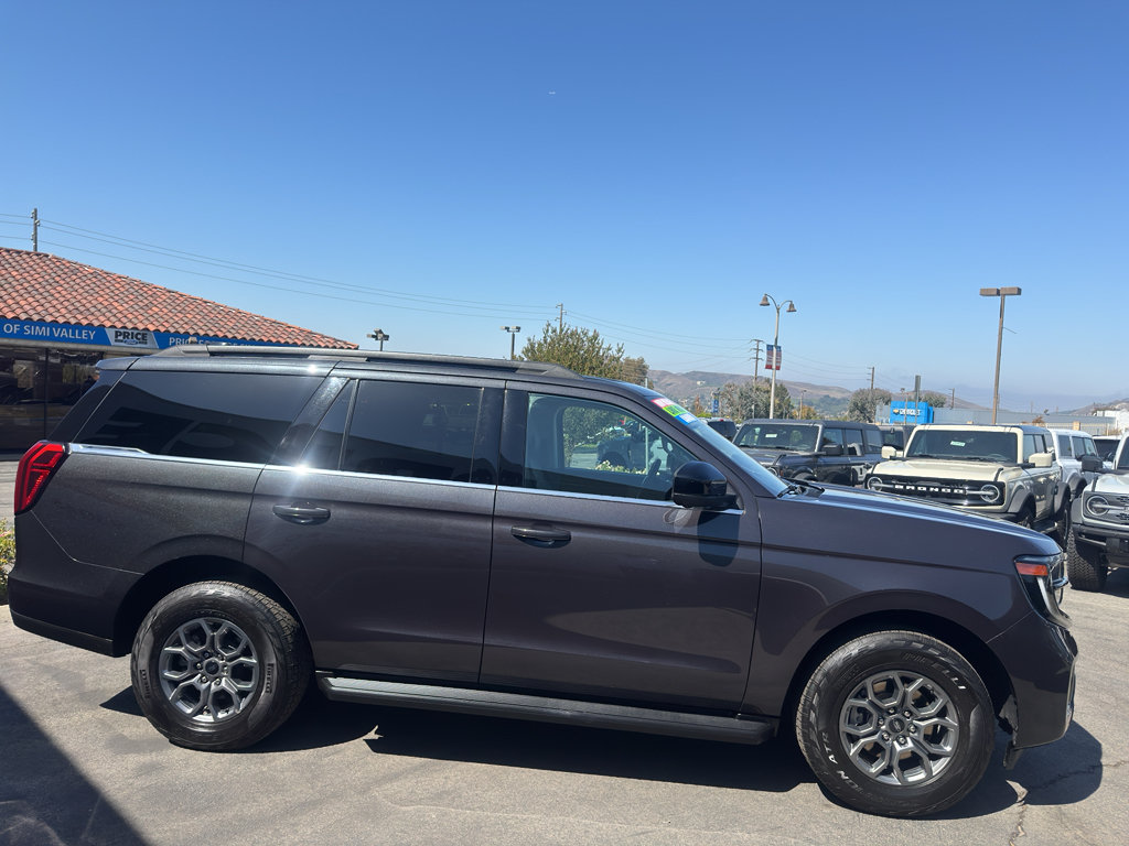 Certified 2025 Ford Expedition Active RWD image 4