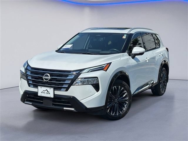 Used 2024 Nissan Rogue Platinum w/ Platinum Premium Package FWD image 2