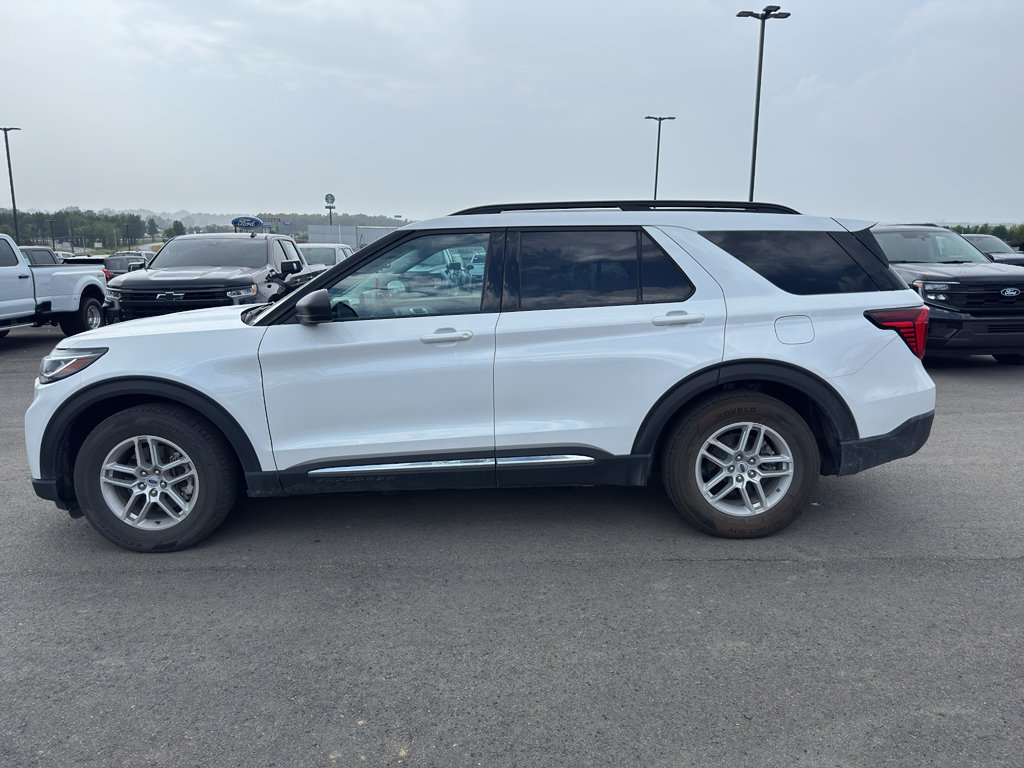 Certified 2025 Ford Explorer Active w/ Active Comfort Package RWD image 8