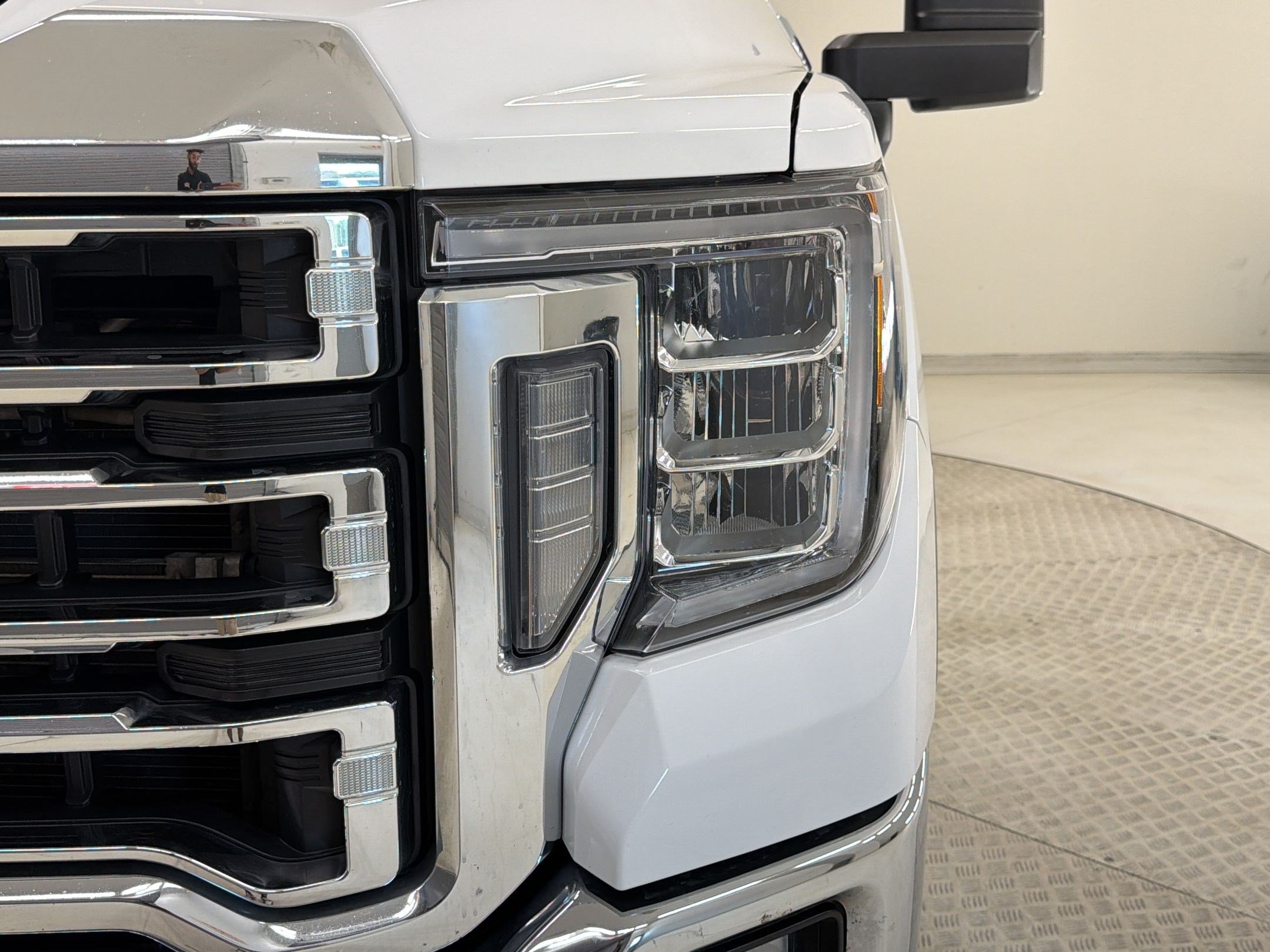 Used 2023 GMC Sierra 3500 SLT w/ Texas SLT Premium Package AWD/4WD image 4