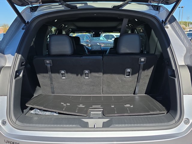 Used 2025 Honda Pilot TrailSport image 13