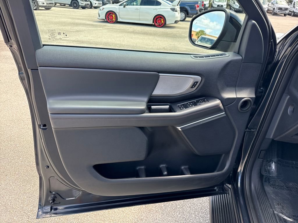 Certified 2025 Ford Expedition Active image 13