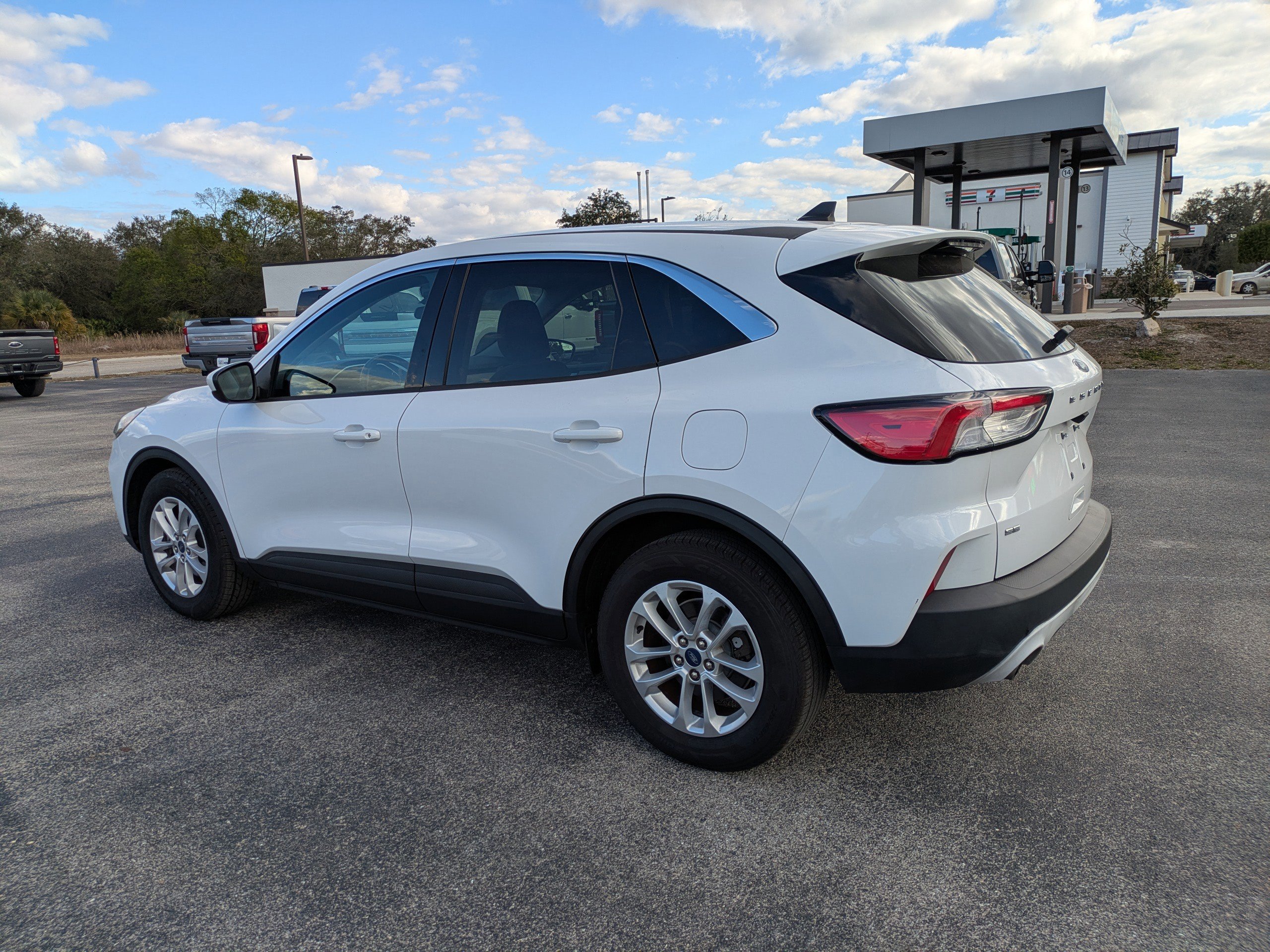 Certified 2021 Ford Escape SE w/ Convenience Package image 3