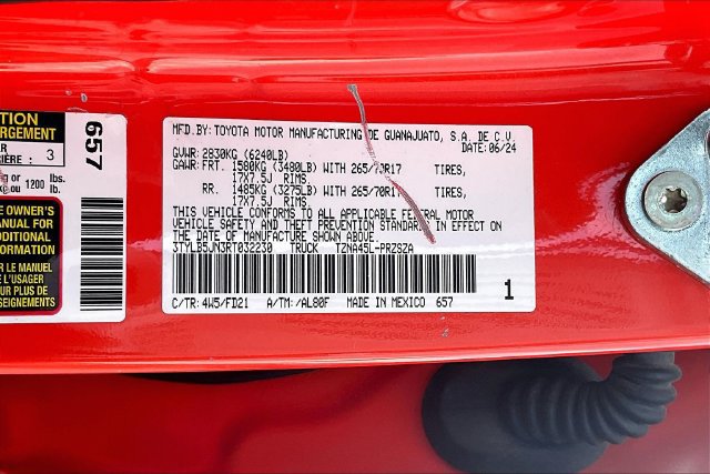 Used 2024 Toyota Tacoma TRD Off-Road AWD/4WD image 38