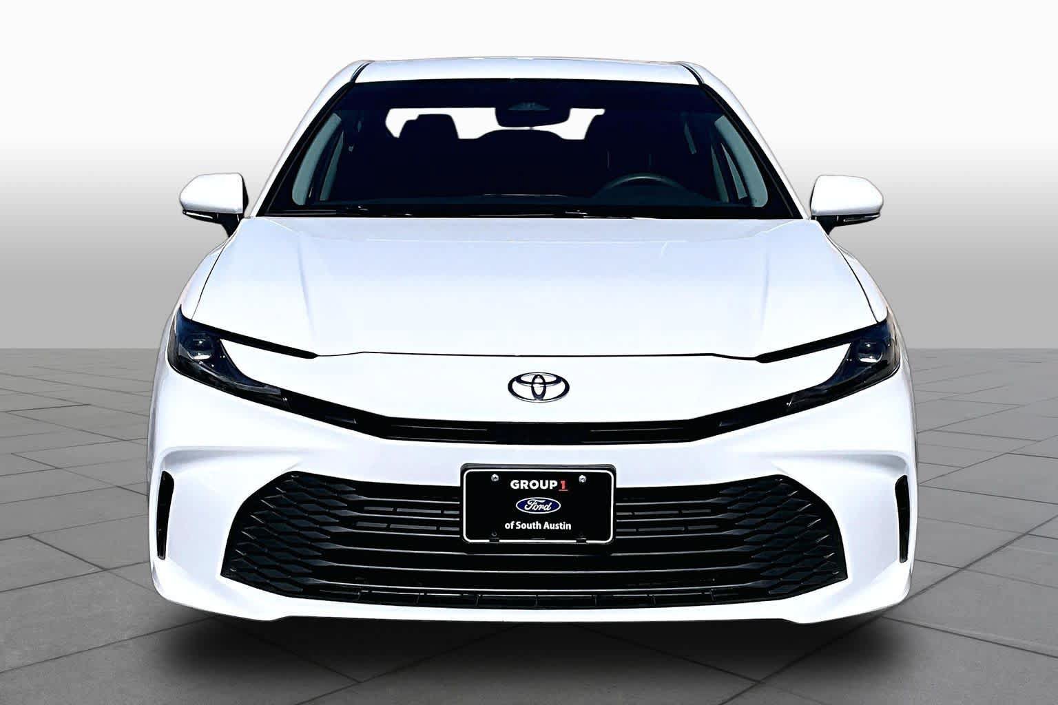 Used 2025 Toyota Camry LE FWD image 4